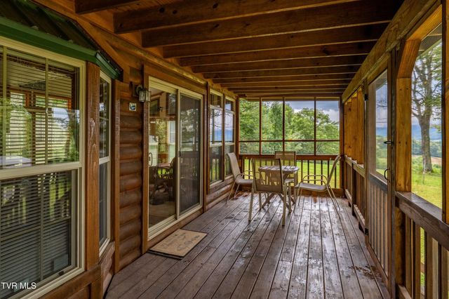 421 Deer Creek Crossing, Mountain City, TN 37683