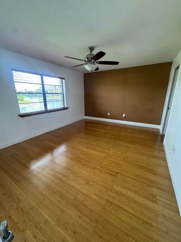 130 Lake Nancy Drive 101, West Palm Beach, FL 33411
