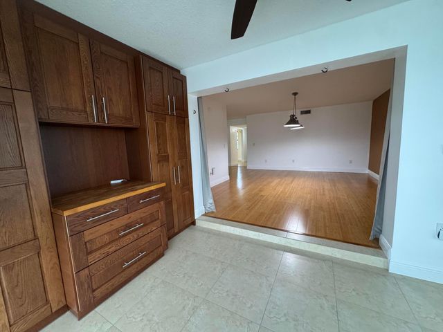 130 Lake Nancy Drive 101, West Palm Beach, FL 33411