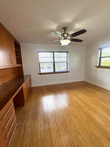 130 Lake Nancy Drive 101, West Palm Beach, FL 33411