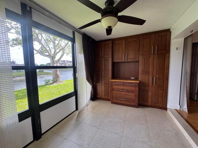 130 Lake Nancy Drive 101, West Palm Beach, FL 33411