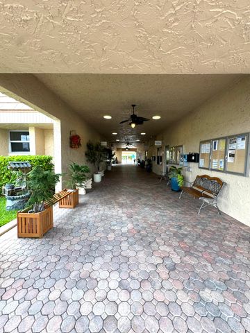 130 Lake Nancy Drive 101, West Palm Beach, FL 33411