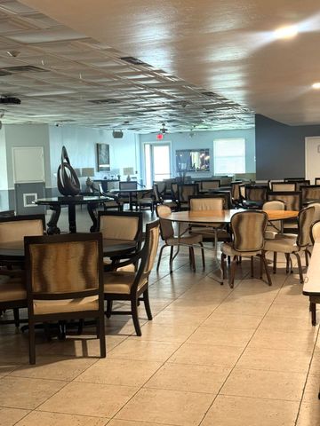 130 Lake Nancy Drive 101, West Palm Beach, FL 33411