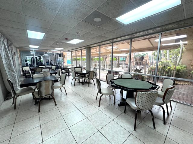 130 Lake Nancy Drive 101, West Palm Beach, FL 33411