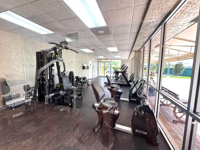 130 Lake Nancy Drive 101, West Palm Beach, FL 33411