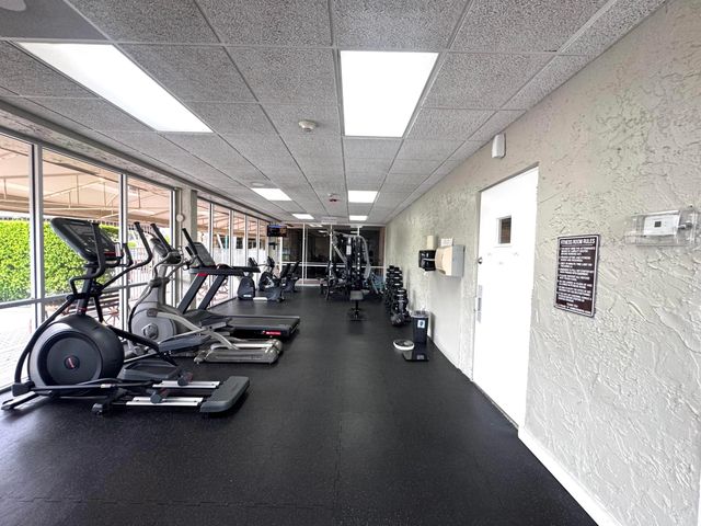130 Lake Nancy Drive 101, West Palm Beach, FL 33411