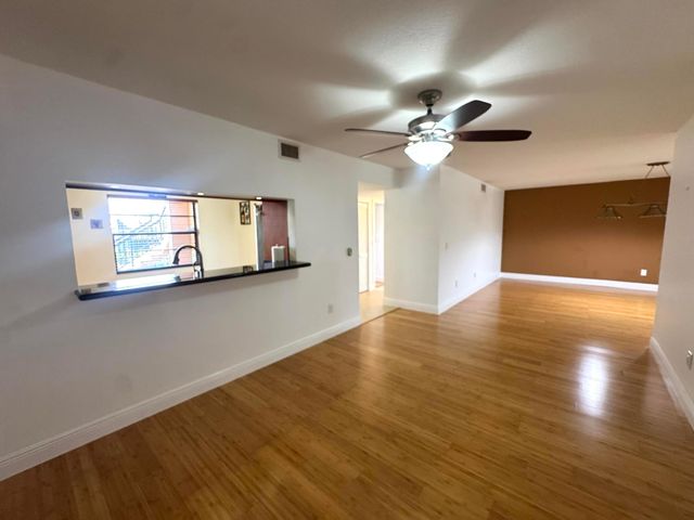130 Lake Nancy Drive 101, West Palm Beach, FL 33411