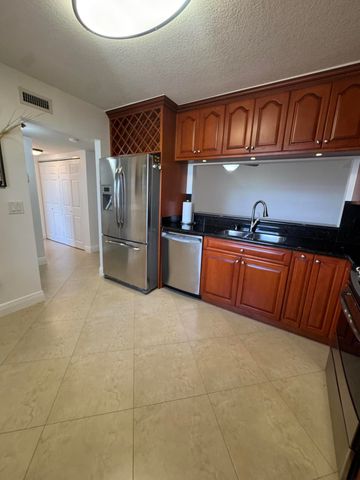 130 Lake Nancy Drive 101, West Palm Beach, FL 33411