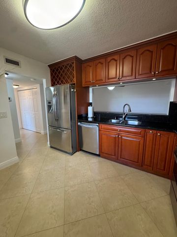 130 Lake Nancy Drive 101, West Palm Beach, FL 33411