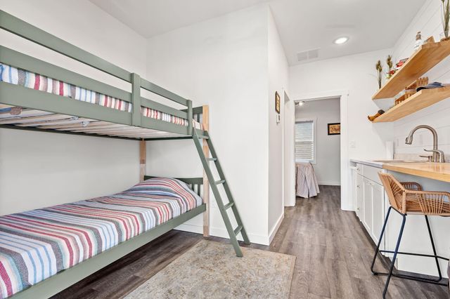 435 Schodack Road, Lampe, MO 65681