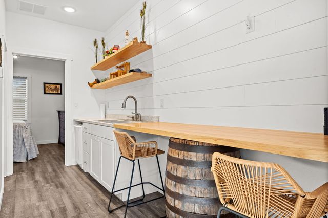 435 Schodack Road, Lampe, MO 65681