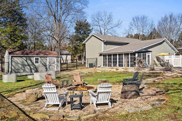 435 Schodack Road, Lampe, MO 65681