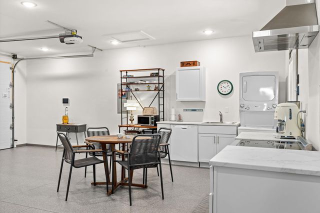 435 Schodack Road, Lampe, MO 65681