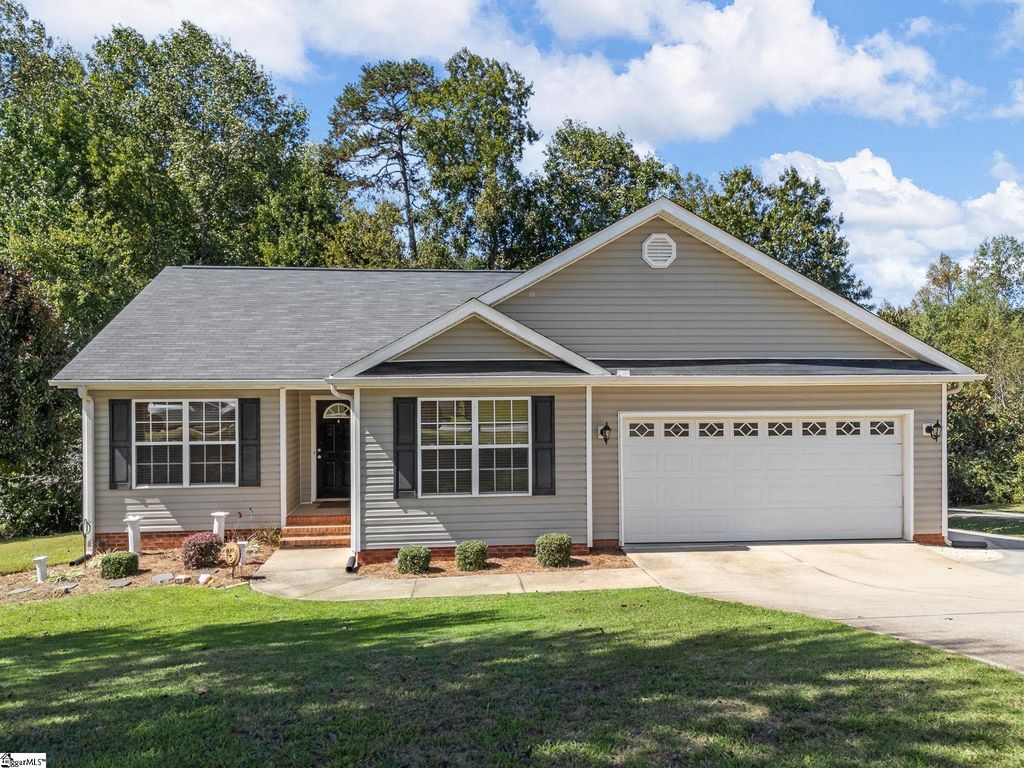 29 Sacha Lane, Travelers Rest, SC 29690