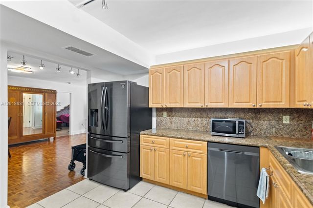 101 Ocean Lane Dr 209, Key Biscayne, FL 33149
