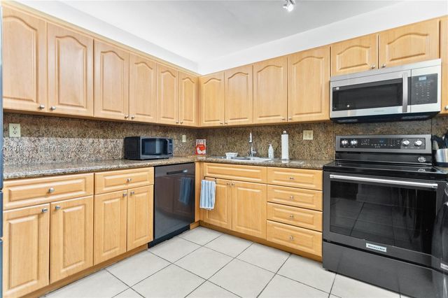 101 Ocean Lane Dr 209, Key Biscayne, FL 33149