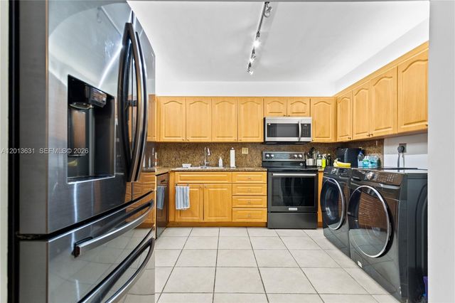 101 Ocean Lane Dr 209, Key Biscayne, FL 33149