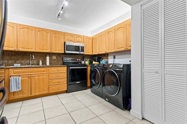 101 Ocean Lane Dr 209, Key Biscayne, FL 33149