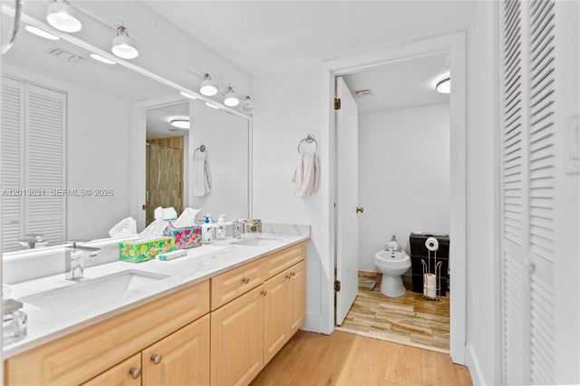 101 Ocean Lane Dr 209, Key Biscayne, FL 33149