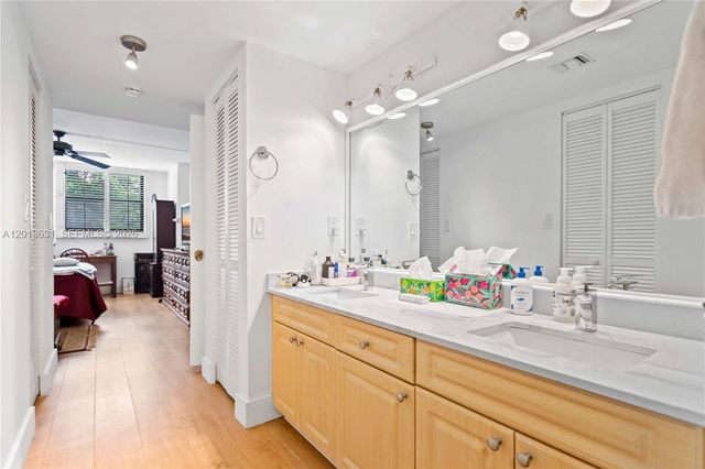 101 Ocean Lane Dr 209, Key Biscayne, FL 33149