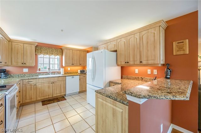 760 Waterford DR 203, Naples, FL 34113