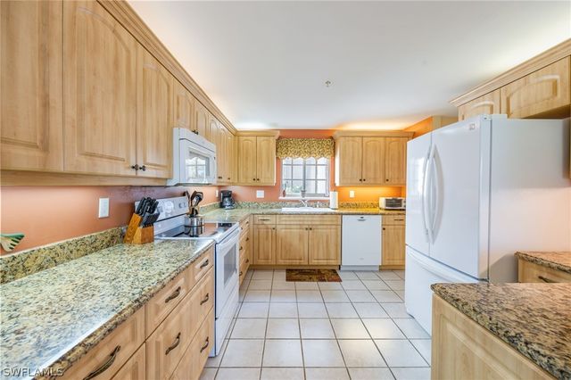 760 Waterford DR 203, Naples, FL 34113