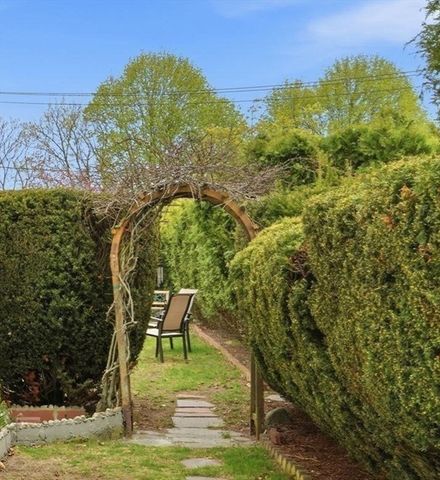 2 Ely Rd, Arlington, MA 02476