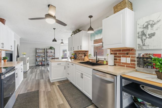 6511 E Murdock St, Wichita, KS 67206