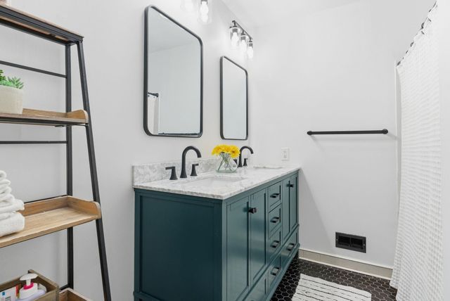 6511 E Murdock St, Wichita, KS 67206