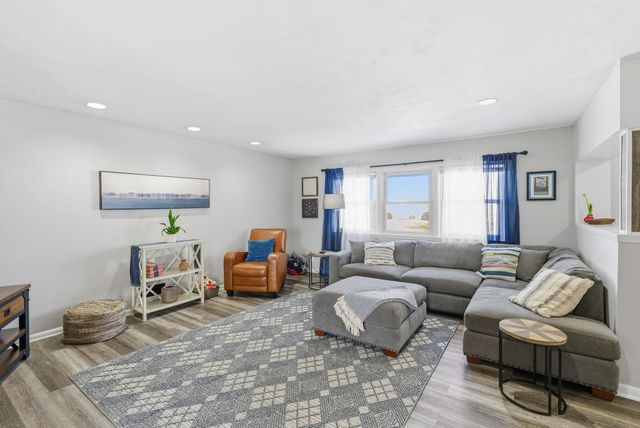 6511 E Murdock St, Wichita, KS 67206