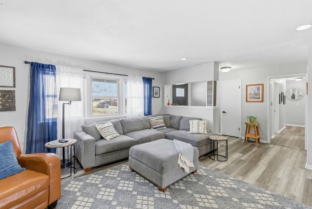 6511 E Murdock St, Wichita, KS 67206