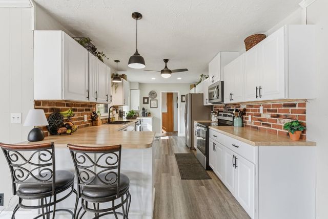 6511 E Murdock St, Wichita, KS 67206