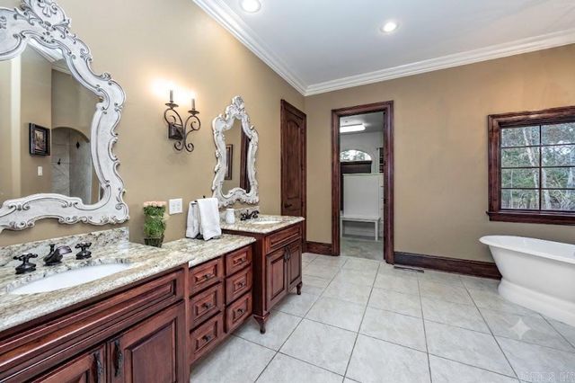 6916 Westridge Road, Little Rock, AR 72223