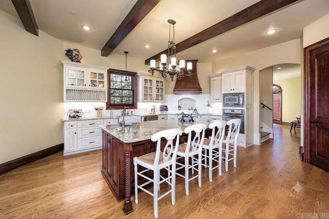 6916 Westridge Road, Little Rock, AR 72223