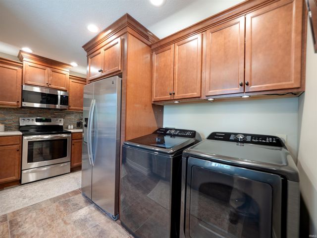 464 W PRANCER DR N, Santa Claus, IN 47579