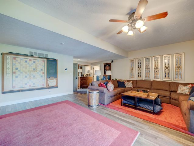 464 W PRANCER DR N, Santa Claus, IN 47579