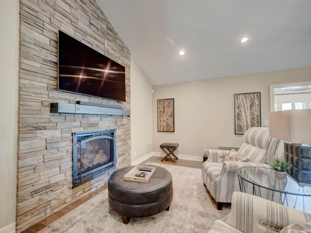 464 W PRANCER DR N, Santa Claus, IN 47579