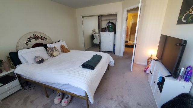 20 N Tower Road 6J, Oak Brook, IL 60523