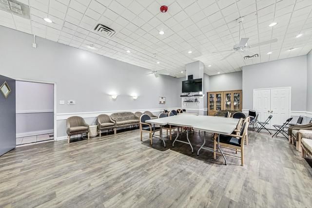 20 N Tower Road 6J, Oak Brook, IL 60523