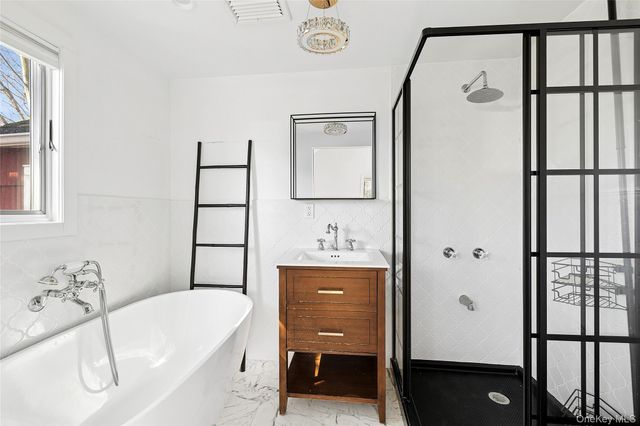 14 Suydam Drive, Melville, NY 11747