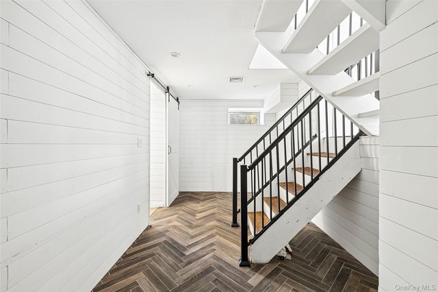 14 Suydam Drive, Melville, NY 11747