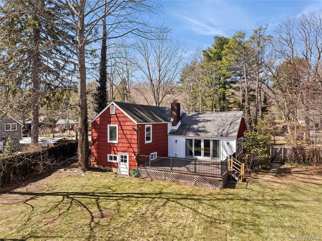 14 Suydam Drive, Melville, NY 11747