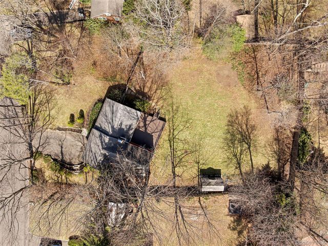 14 Suydam Drive, Melville, NY 11747