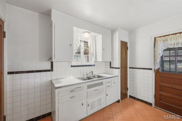 5122 Aubert Avenue, St Louis, MO 63115