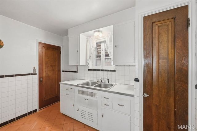 5122 Aubert Avenue, St Louis, MO 63115