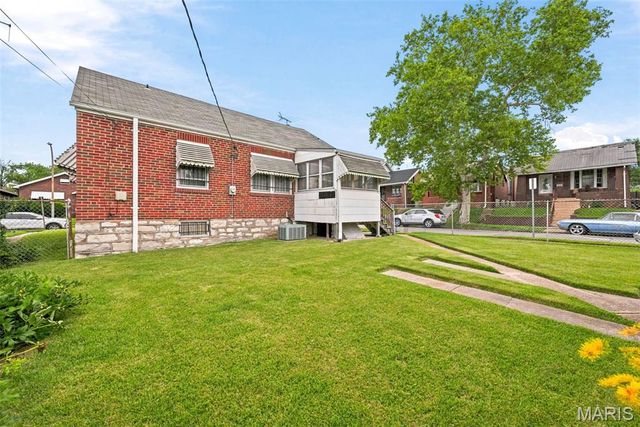 5122 Aubert Avenue, St Louis, MO 63115