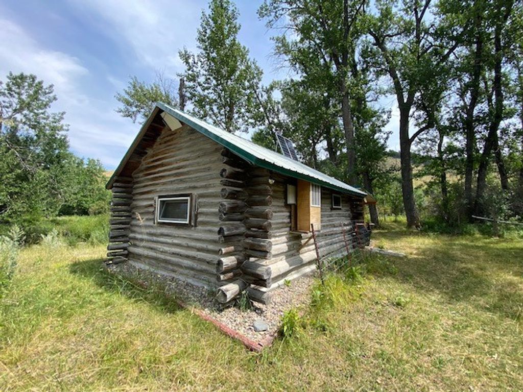 17965 Shonkin Road, Highwood, MT 59450 photo 2