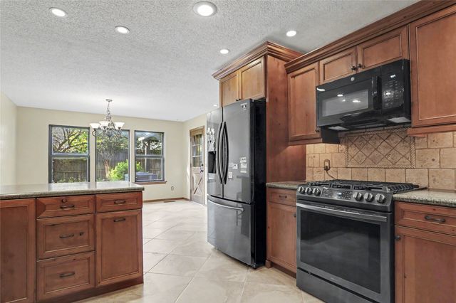 8706 E 109th Street, Tulsa, OK 74133