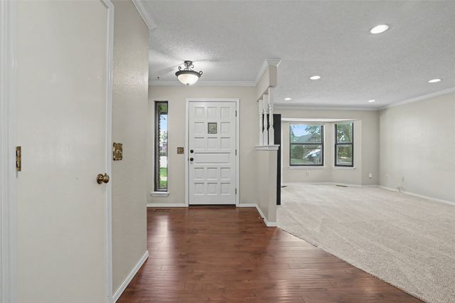 8706 E 109th Street, Tulsa, OK 74133