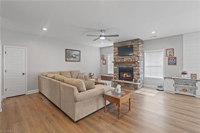139 Snickers Court, Lexington, NC 27295